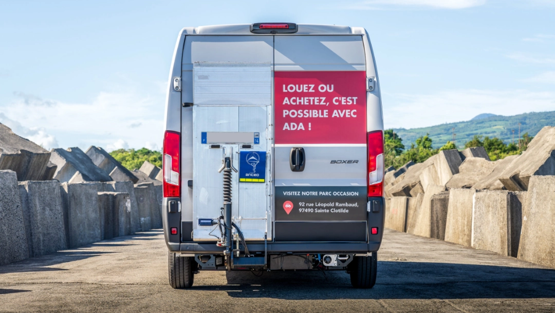 ADA Réunion location, Catégorie Camion 10-12m³ avec Hayon