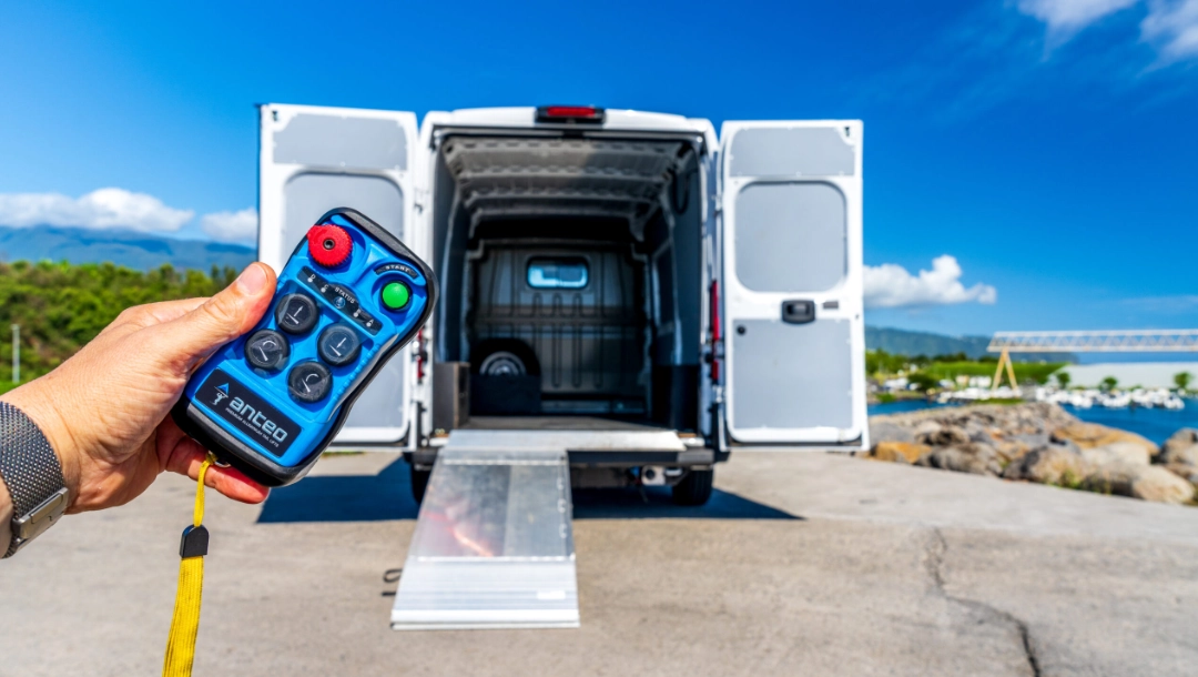 ADA Réunion location, Catégorie Camion 10-12m³ avec Hayon