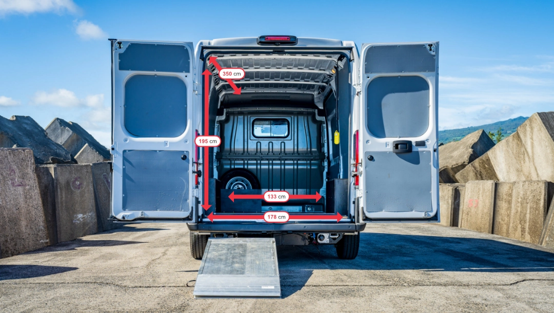 ADA Réunion location, Catégorie Camion 10-12m³ avec Hayon