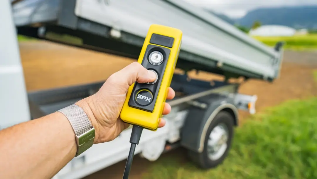 ADA Réunion location, Catégorie Camion benne