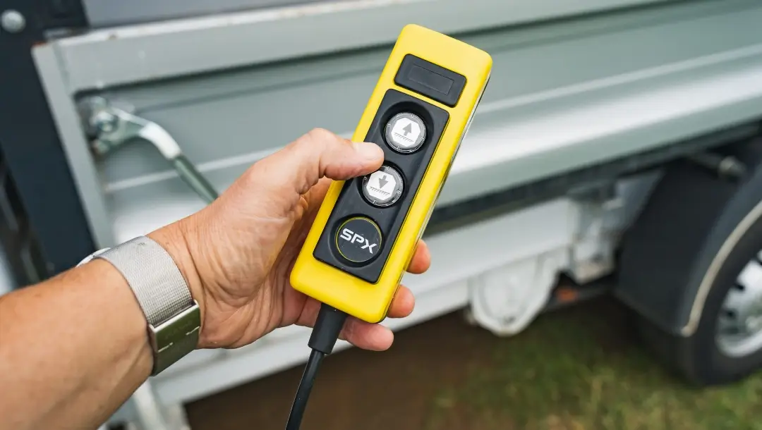 ADA Réunion location, Catégorie Camion benne