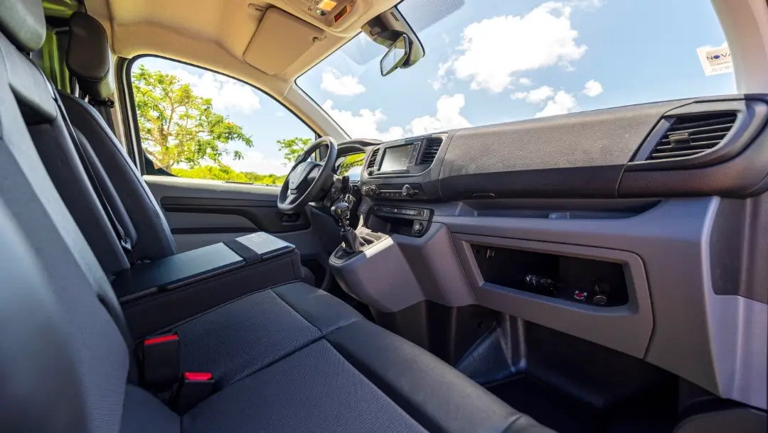 ADA Réunion location, Catégorie Fourgon 5-6m³