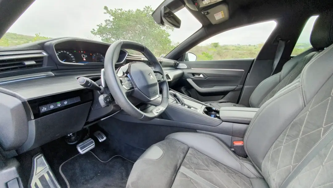 ADA Réunion location, catégorie Grande - Peugeot 508