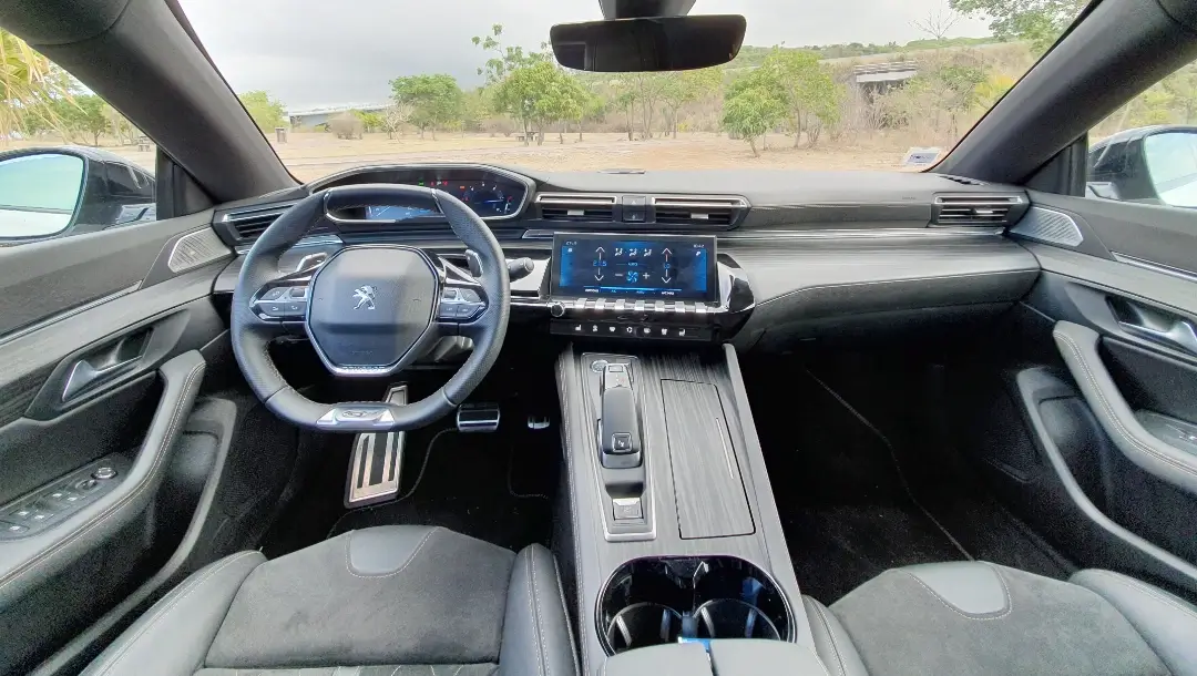 ADA Réunion location, catégorie Grande - Peugeot 508