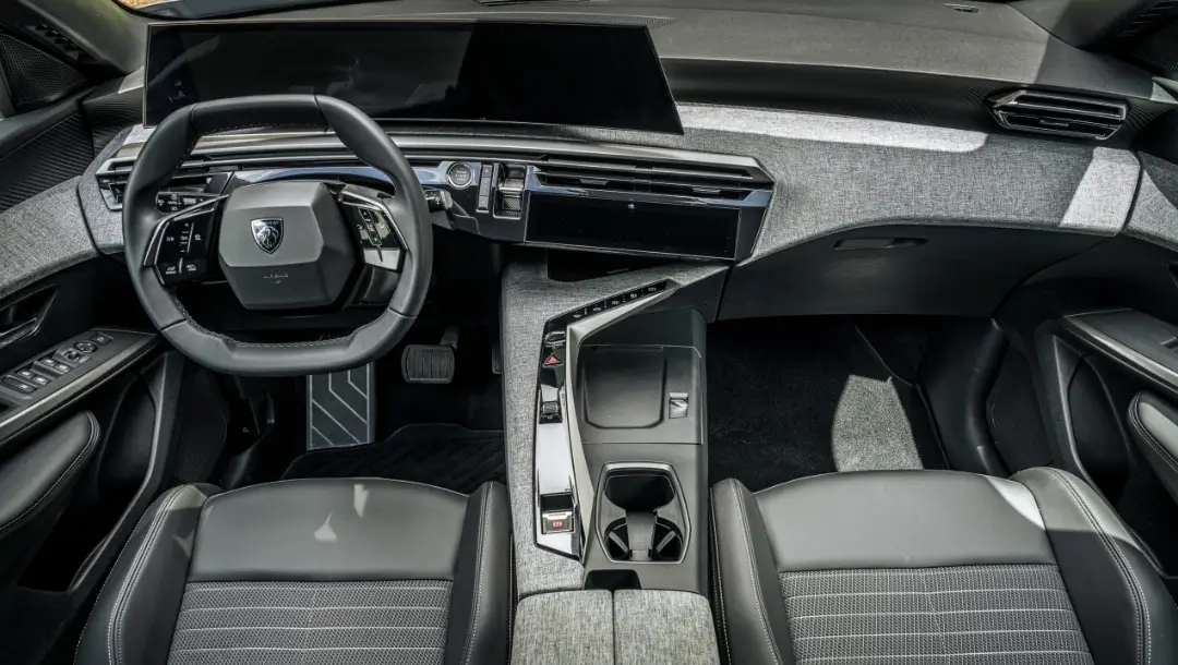 ADA Réunion location, catégorie hybride