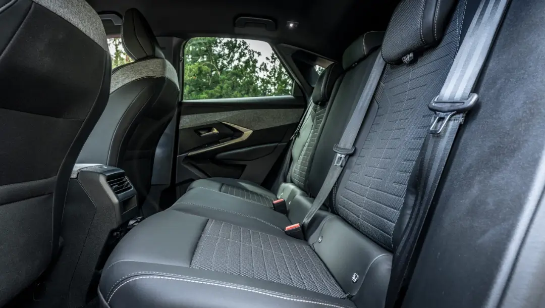 ADA Réunion location, catégorie hybride