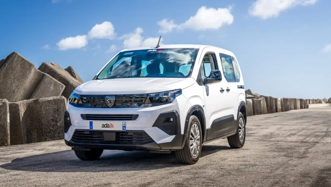 ADA Réunion location, catégorie Minibus